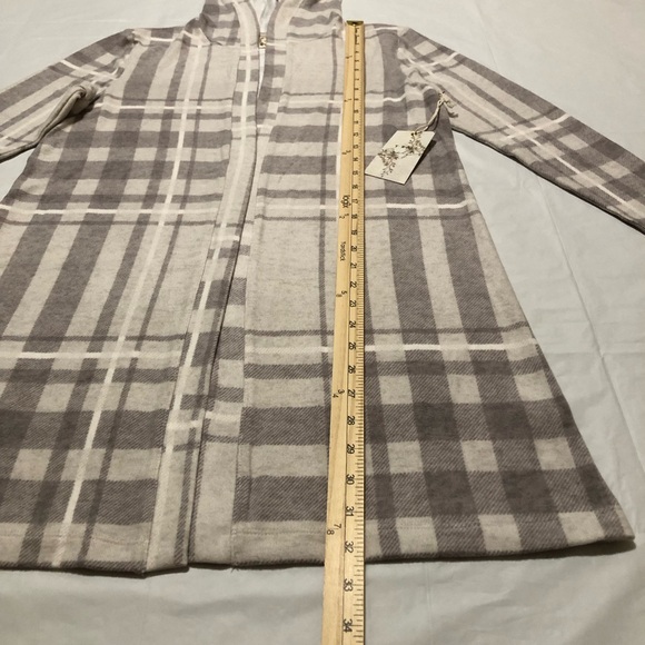 NWT Tru Self Women’s Long Sleeve Open Front Hooded Gray & White Plaid Cardigan M - Picture 5 of 10